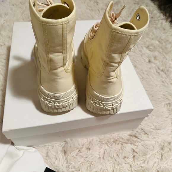 Moncler Boots - Picture 1 of 5